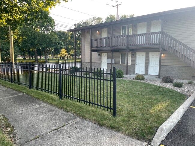 Building Photo - 241 Perkins St