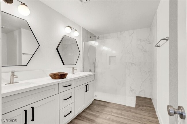 Photo - 1600 Eaton Dr