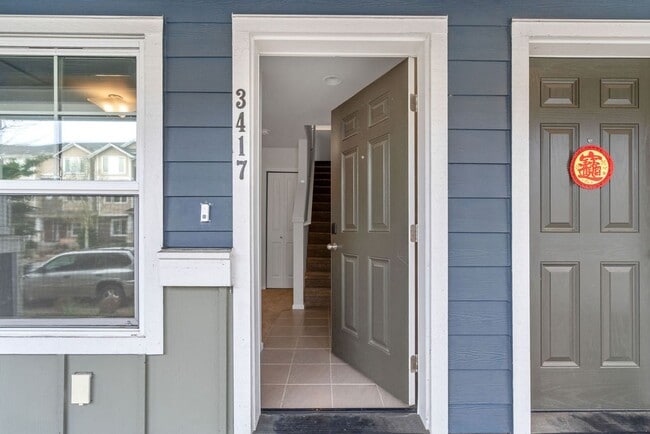Photo - Spaciously Modern Tri Level Townhome for Rent in North Everett