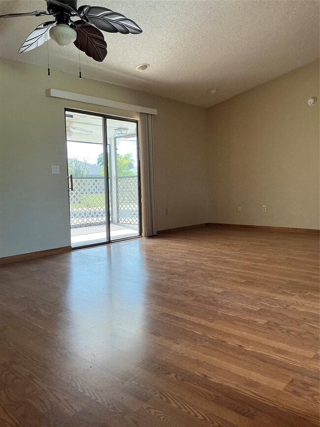 Photo - 1858 SW Capehart Ave