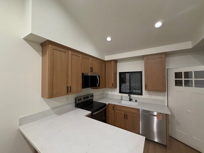 Photo - 5579 Brunswick Ave