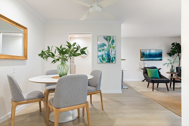 Photo - 811 York St Unit 131