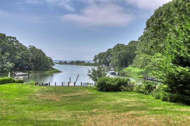 Building Photo - 400 Little Peconic Bay Rd Rental