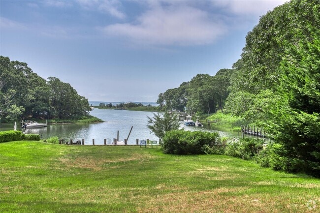 Building Photo - 400 Little Peconic Bay Rd Rental