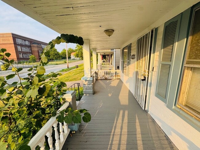 10004 Mt Auburn Ave Unidad Dn Unit