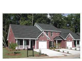 Charming 3 bedroom Brick Townhouse - Charming 3 bedroom Brick Townhouse
