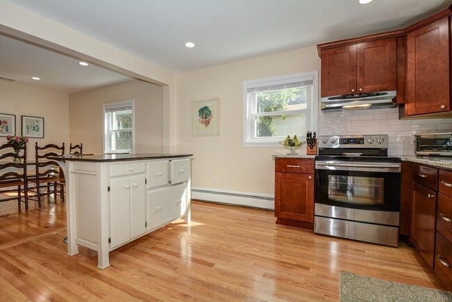 Photo - 30 Beecher Pl Unit 2