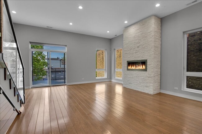 Photo - 1821 W Armitage Ave
