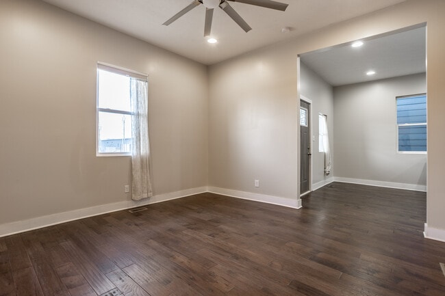 Photo - 421 E Morris St