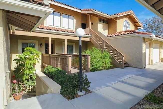 Building Photo - Terrific updated 2Br/2Ba condo in Bernardo Heights - Lomas Bernardo Complex