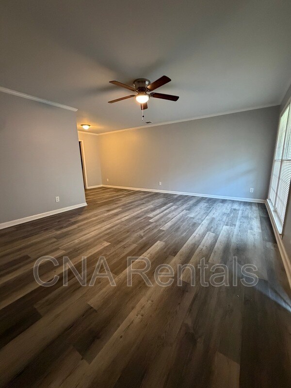 Photo - 272 Kimberly Way SW