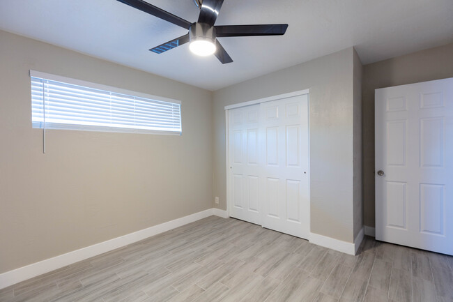 Building Photo - 1218 S Smith Rd Unit A Rental