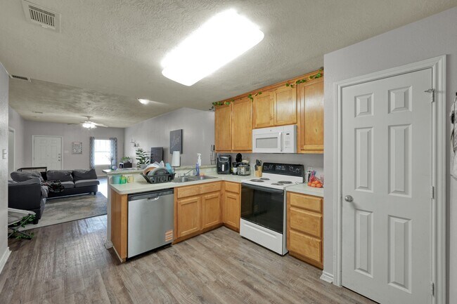 Photo - 410 Freeman Ave
