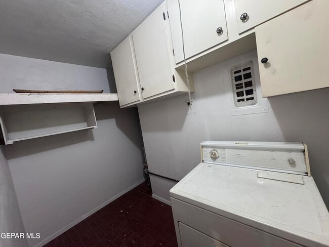 Photo - 8208 Dempsey Ave