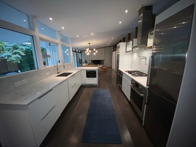 Photo - 2104 Zuppke Dr