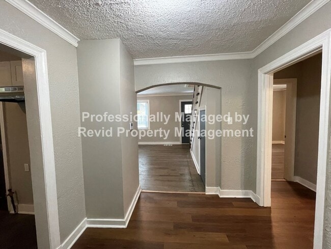 Photo - 1137 Catalina St