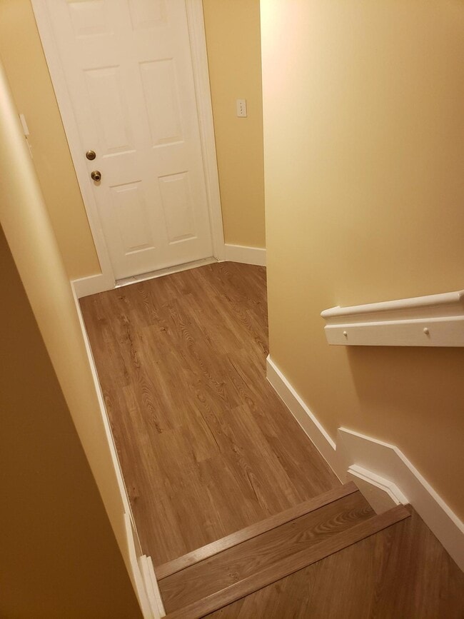 Photo - 700 Crestwood Ct S