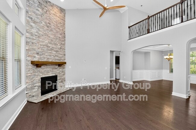 Photo - 16436 Palisades Cmns Dr