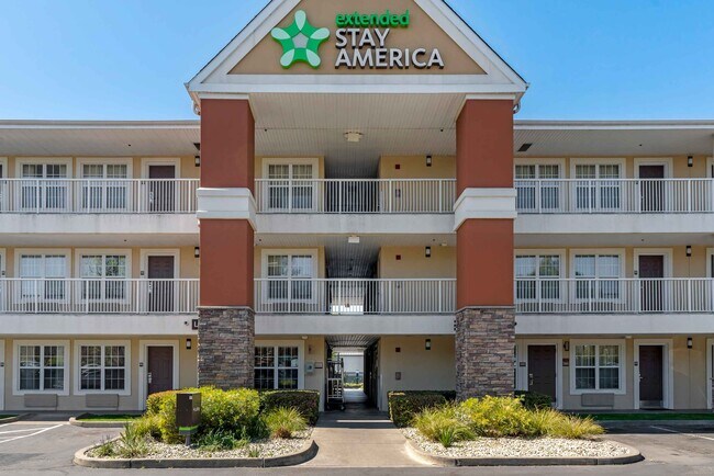Furnished Studio-Santa Rosa - South