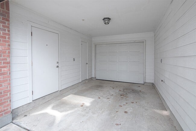 Photo - 202 McGowen St Unidad F