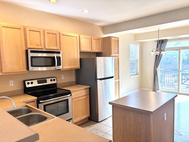 Photo - Newly updated 3bd 2.5 bath townhome for rent Aurora CO 80012