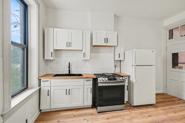 Photo - 4416 S Grand Blvd