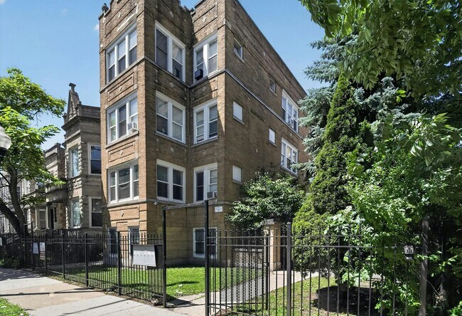 Photo - 1854 S Central Park Ave Unit 1852 - 2E