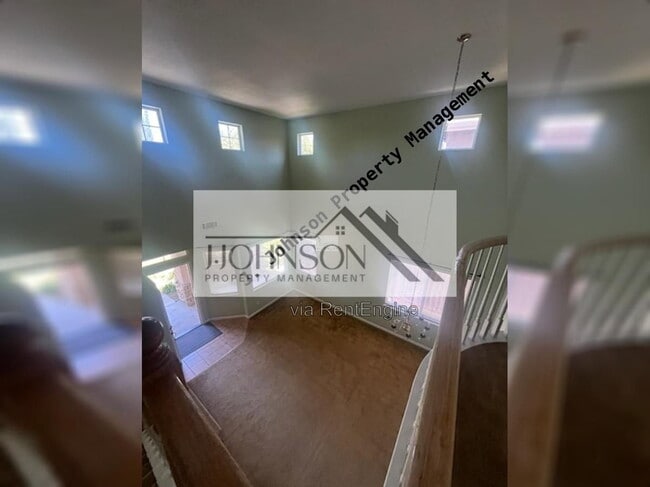 Photo - 323 Glenbriar Cir