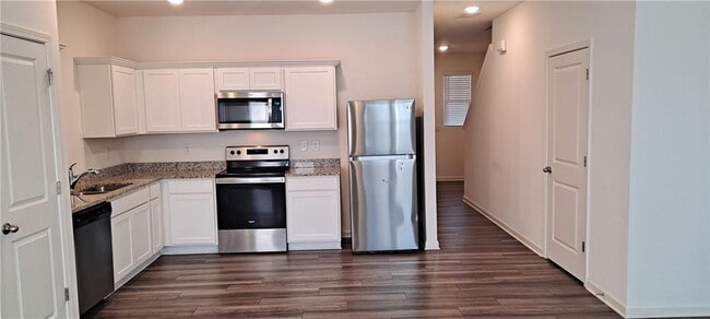 Photo - 3184 Delancy St