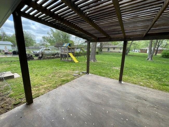 Photo - Great Location in Nixa!
