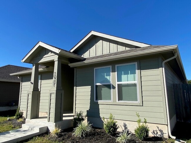 Building Photo - 10301 Mager Ln