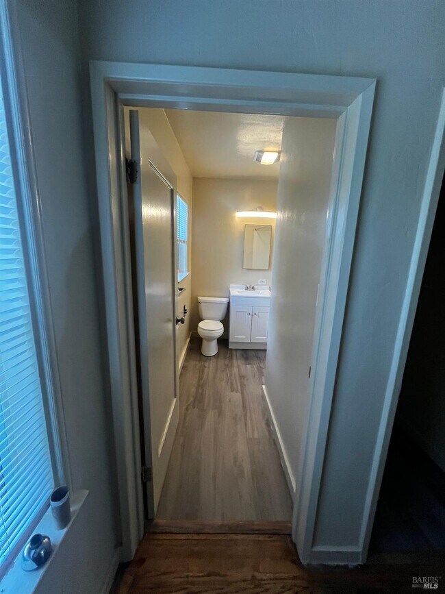 Photo - 11 B St