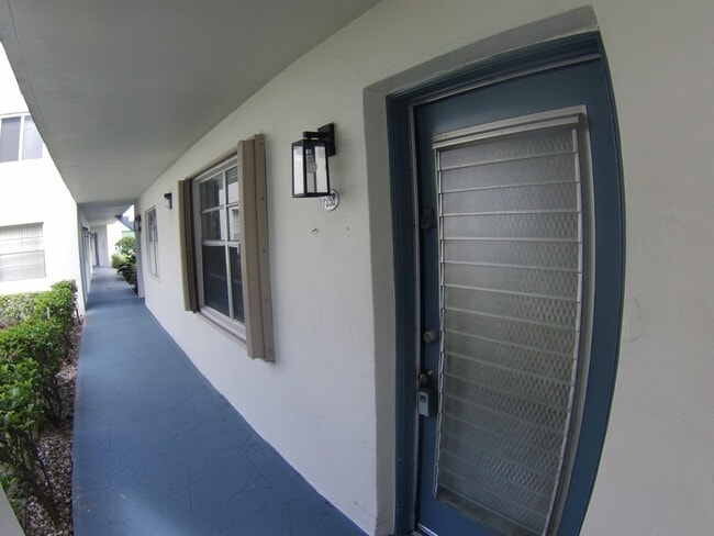 Building Photo - 258 Normandy F