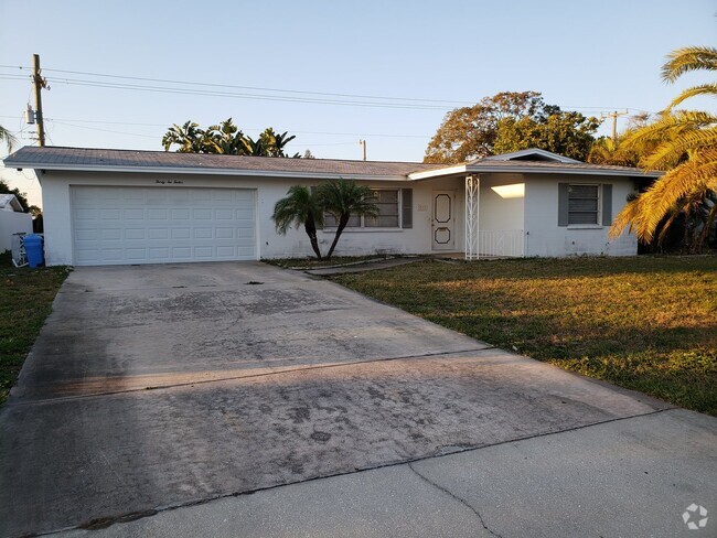 Building Photo - Charming 2-Bedroom, 2-Bath Single-Family H... Rental