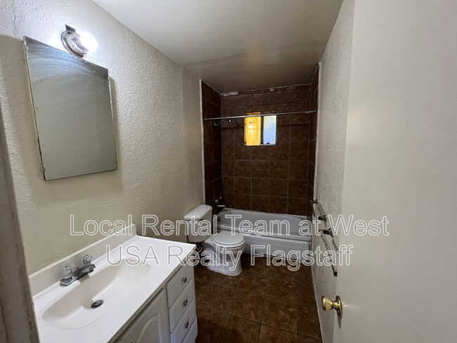 Photo - 117 E Ellery Ave Unit Apt 3