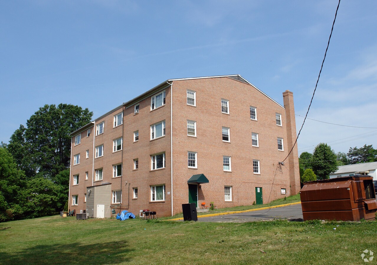 Photo - 9209 Douglas St