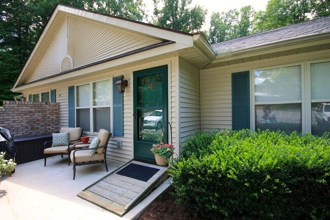 40-B Queen Rd Candler - 40-B Queen Rd Candler Condo Unit NC