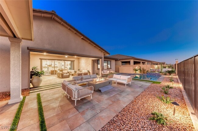 Building Photo - 375 Portus Delphini Ct