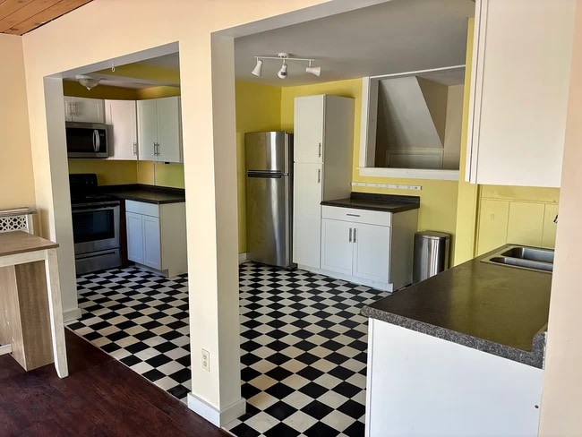 Photo - 192 Front St Unidad 2