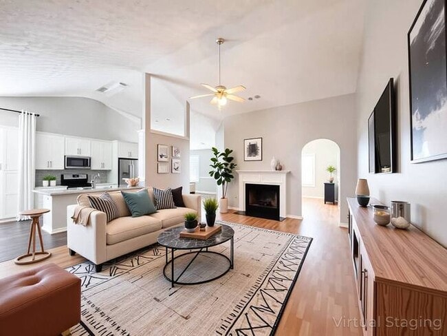 Photo - 940 Durham Way