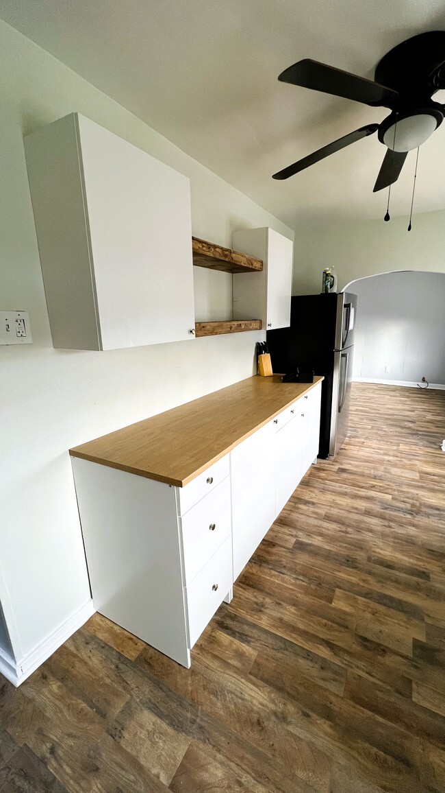 Kitchen - 414 Erie Ave Unit Apt 2