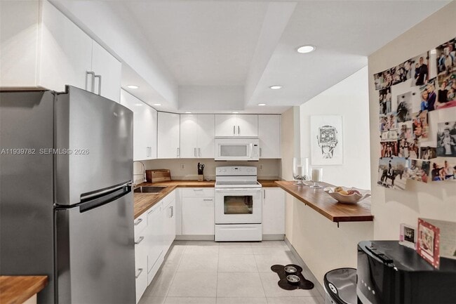 Photo - 19390 Collins Ave Unit 302