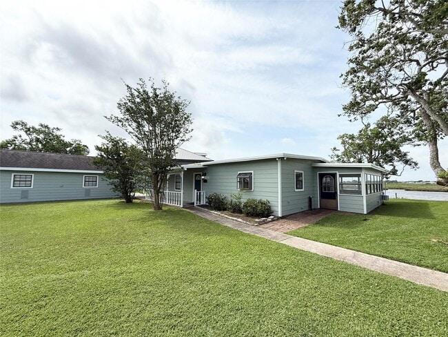 Photo - 307 Veselka Rd