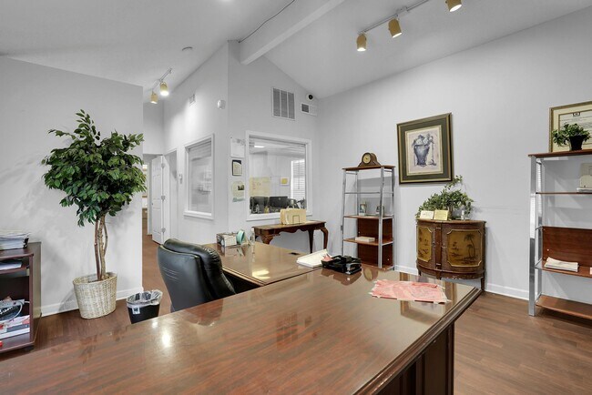 Leasing Office
