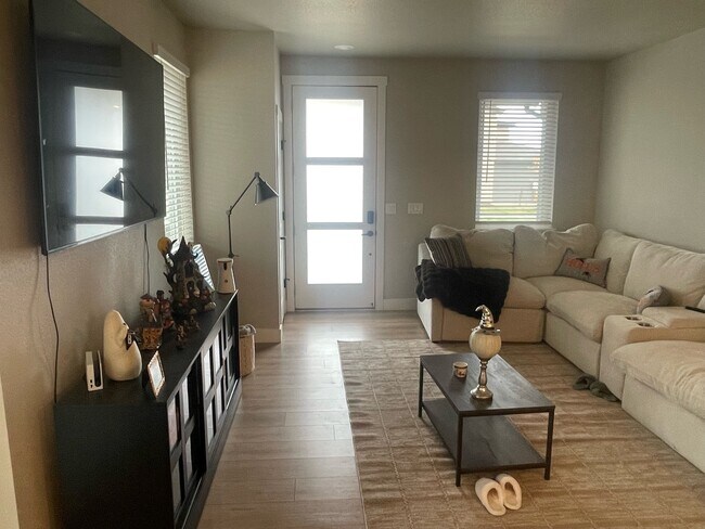 Photo - 6025 Denys Dr.