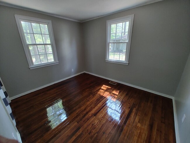 Photo - 2203 Ivy Rd