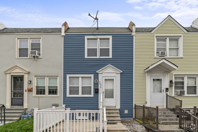Building Photo - 722 Shaw Ave Rental
