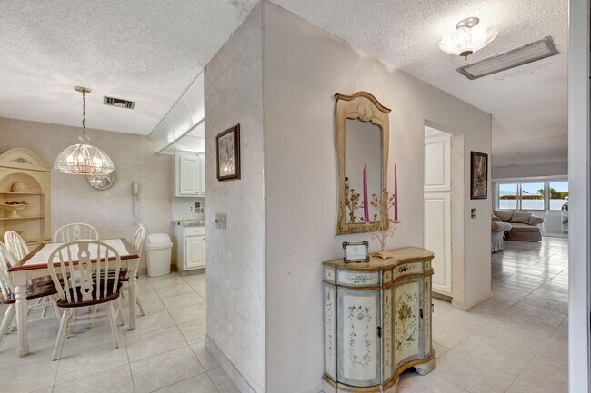 1670 NW 18th Ave Unit 202