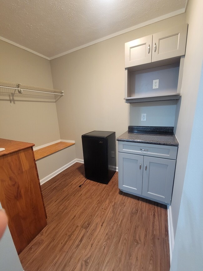 Photo - 2404 Edison St