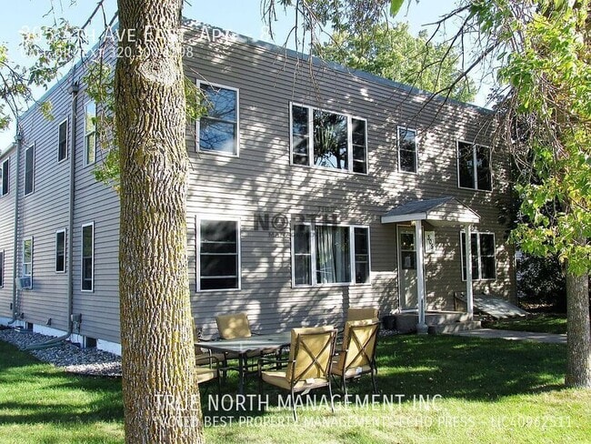 Building Photo - 305 4th Ave E Unit 8